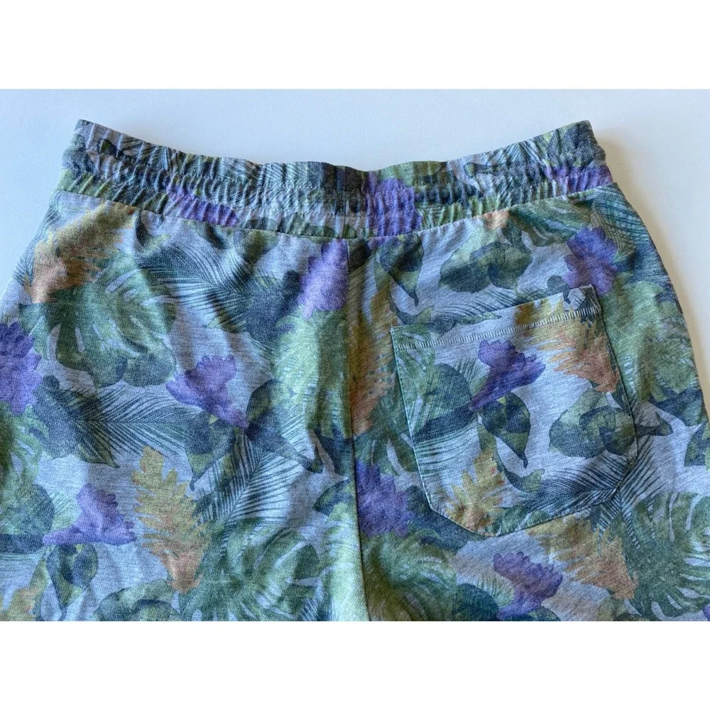 HM‎ Divided Mens Tropical Floral Sweat Shorts Gray Green Purple Raw Hem Size M